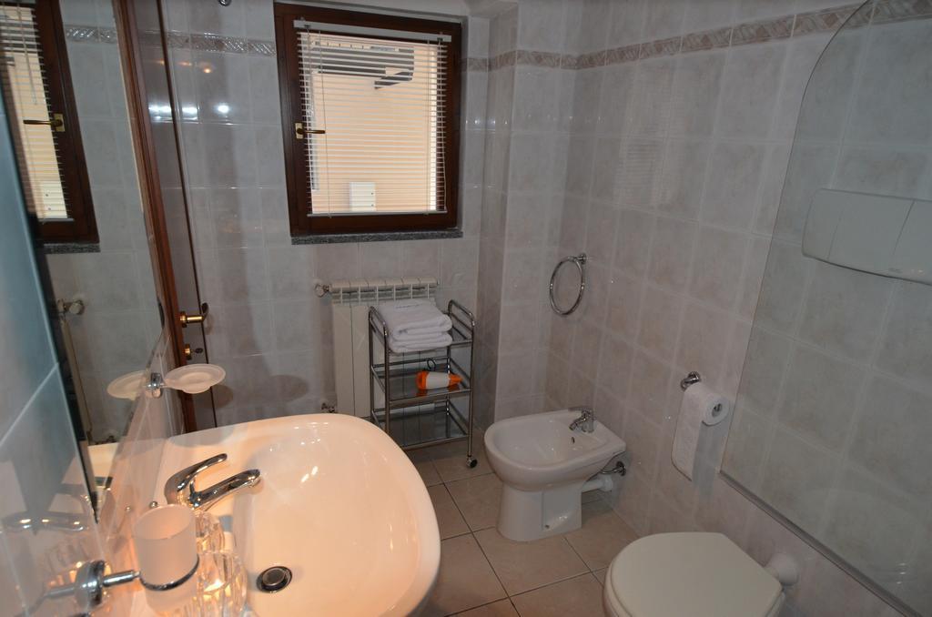 Lake Como View Apartement Allegro Acquaseria 객실 사진